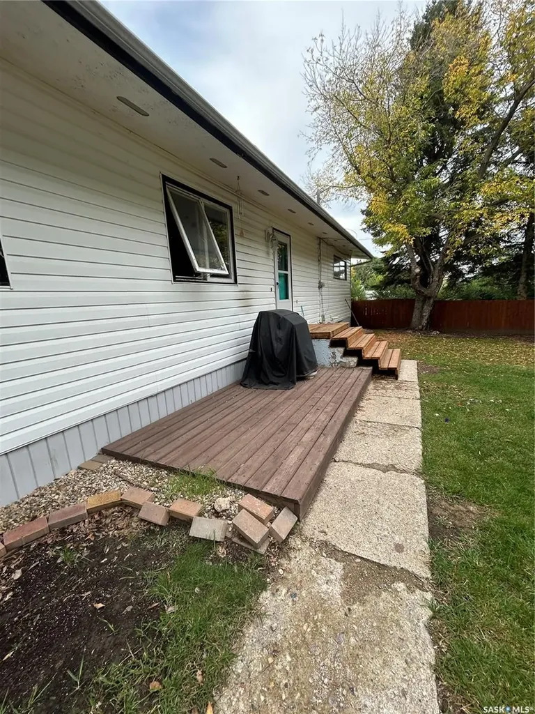 602 Hall Street Kelvington SK S0A 1W0