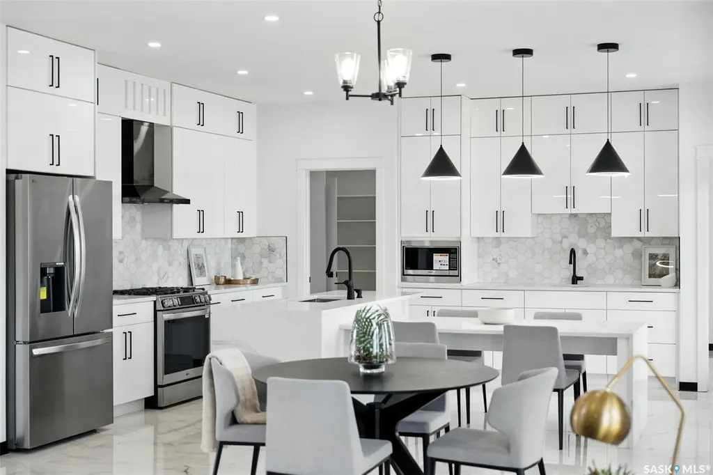 319 Woolf Bay Saskatoon SK S7W 1E5