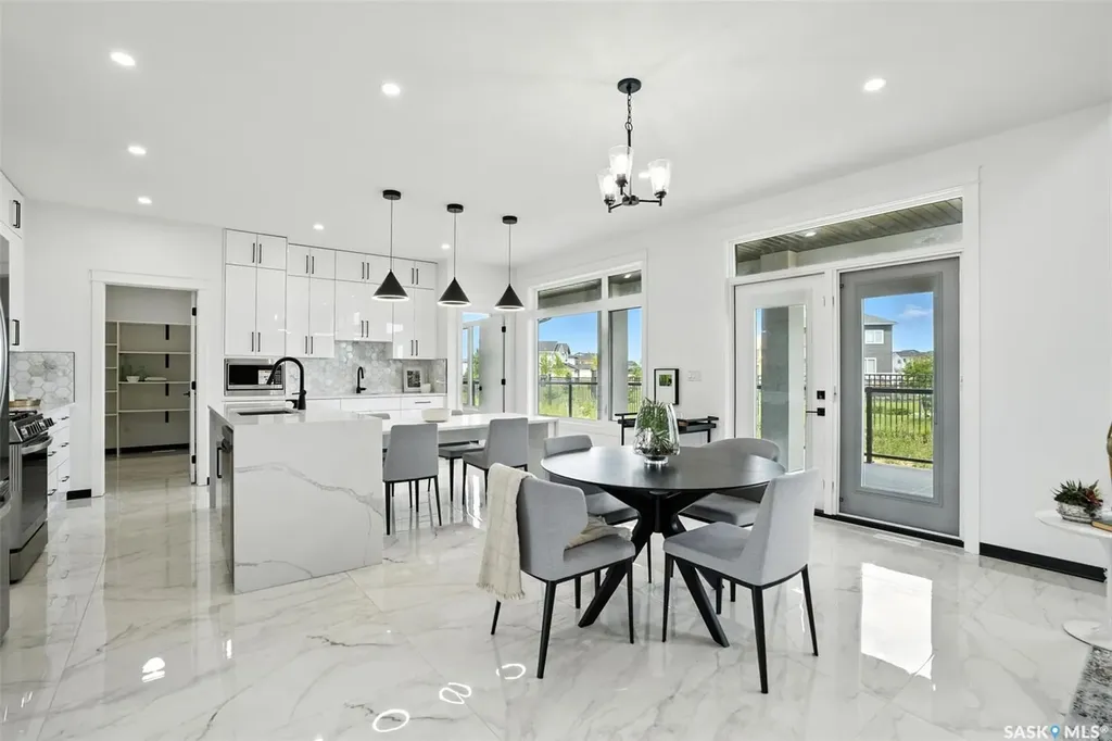 319 Woolf Bay Saskatoon SK S7W 1E5