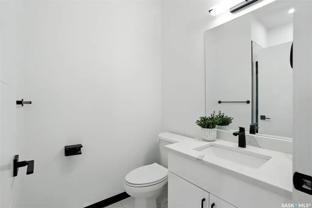 319 Woolf Bay Saskatoon SK S7W 1E5