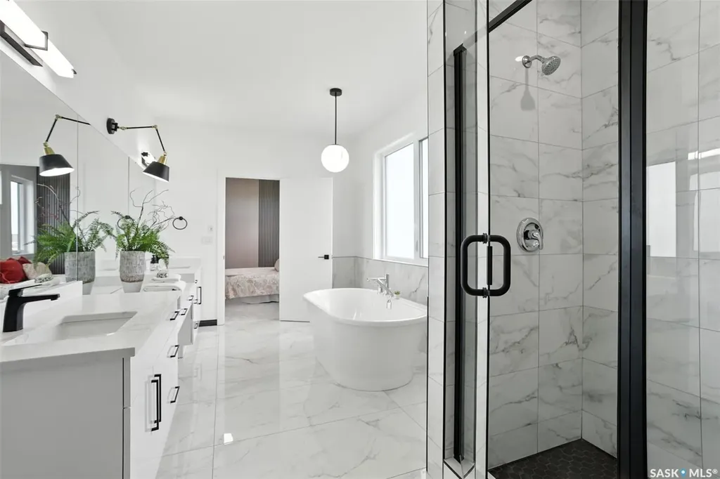 319 Woolf Bay Saskatoon SK S7W 1E5