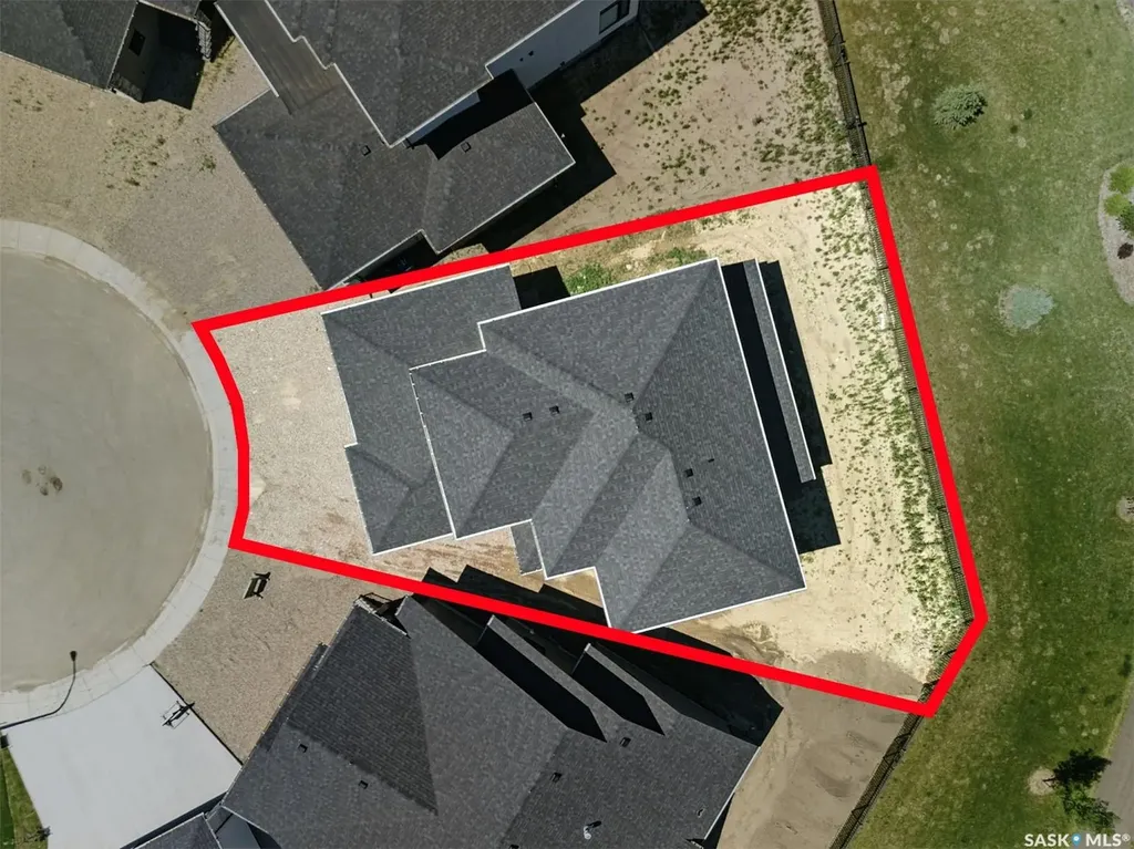 319 Woolf Bay Saskatoon SK S7W 1E5