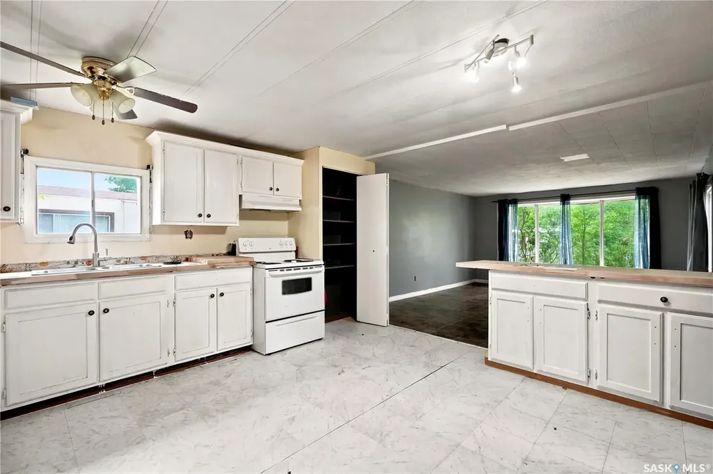 79 Spruce Street Caronport SK S0H 0S0