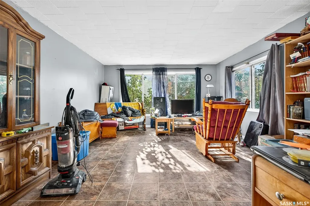 79 Spruce Street Caronport SK S0H 0S0