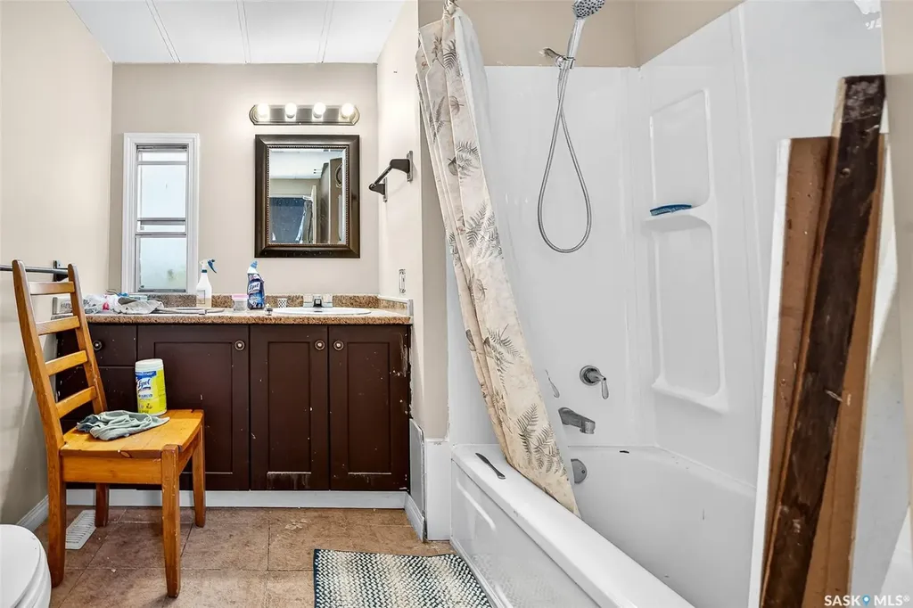 79 Spruce Street Caronport SK S0H 0S0