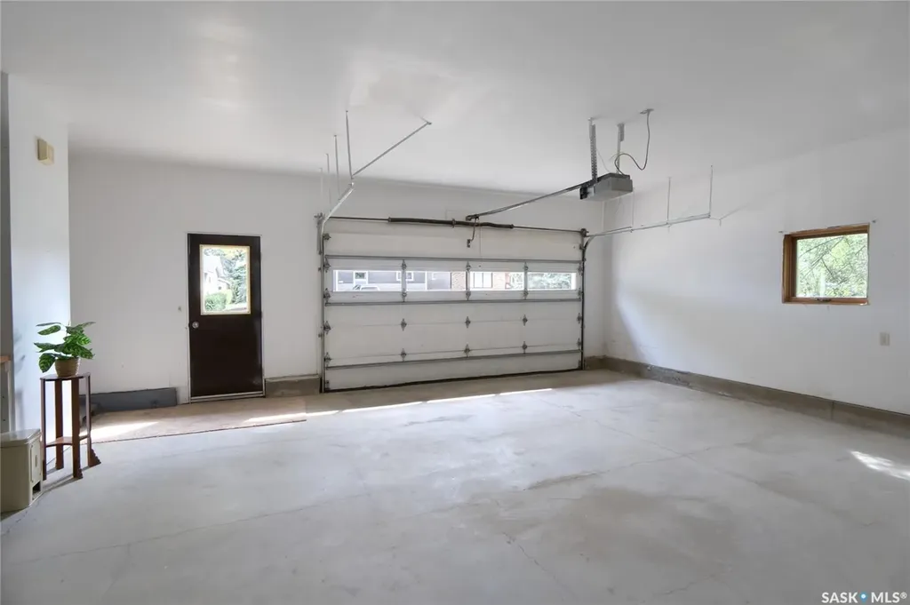 1008 Parklane Drive Assiniboia SK S0H 0B0