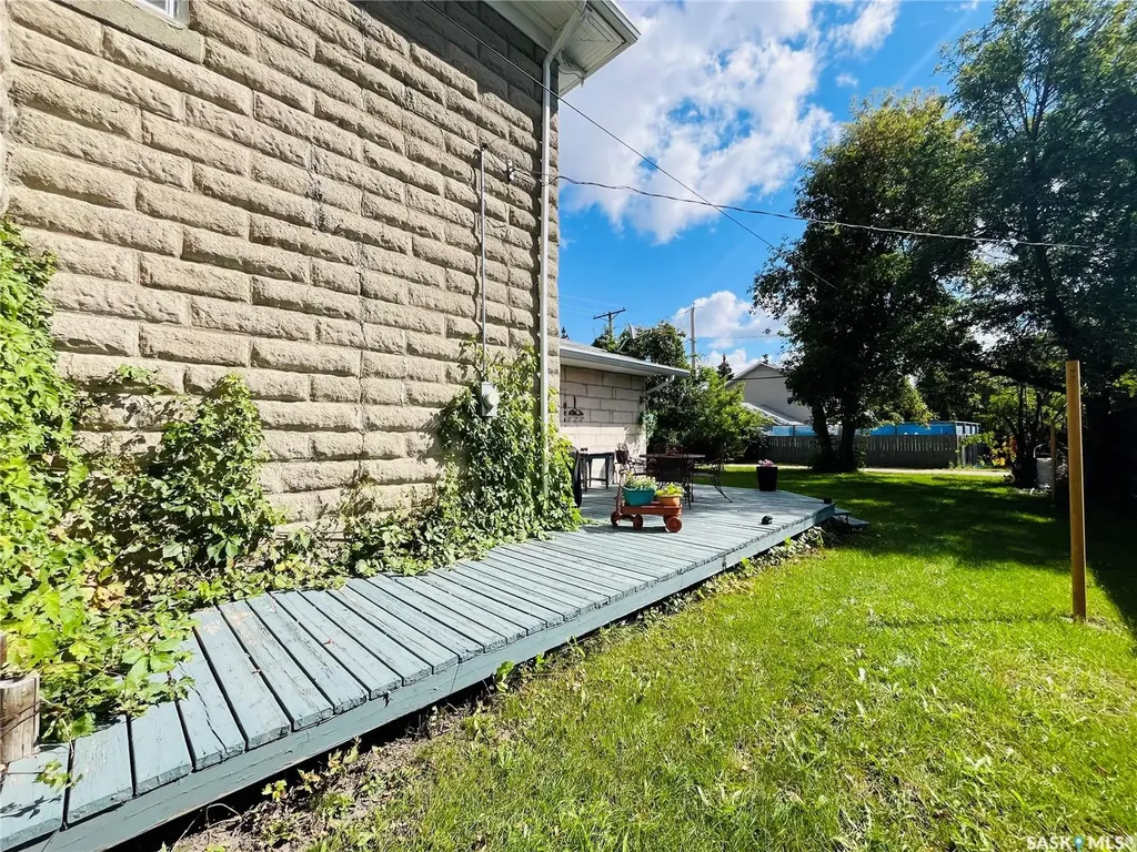 807 Gordon Street Moosomin SK S0G 3N0