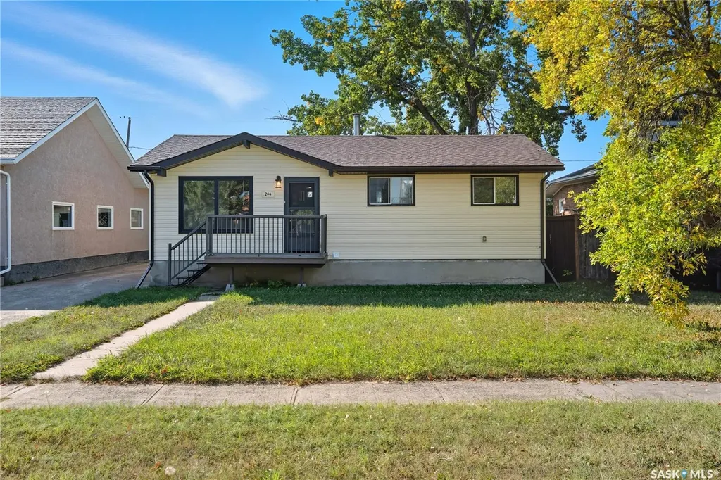 244 5th Avenue E Gravelbourg SK S0H 1X0