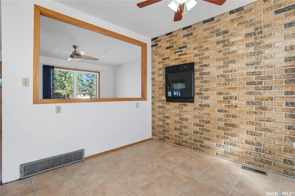 244 5th Avenue E Gravelbourg SK S0H 1X0