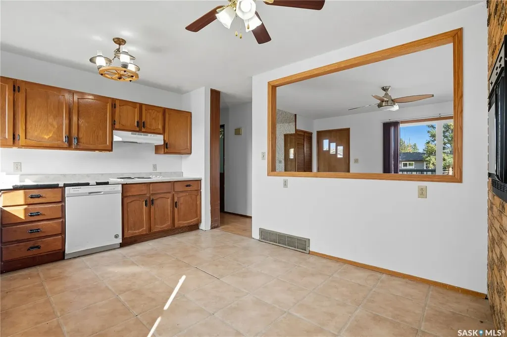 244 5th Avenue E Gravelbourg SK S0H 1X0