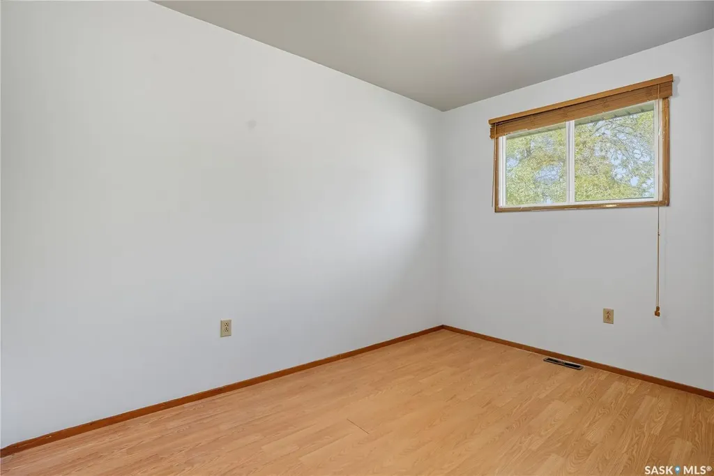 244 5th Avenue E Gravelbourg SK S0H 1X0