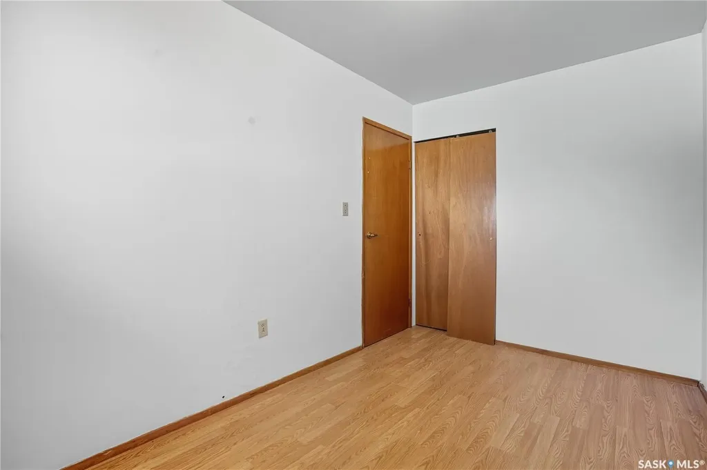 244 5th Avenue E Gravelbourg SK S0H 1X0