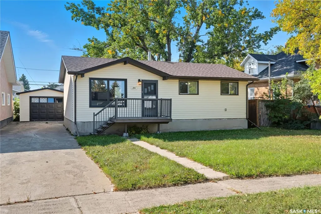 244 5th Avenue E Gravelbourg SK S0H 1X0