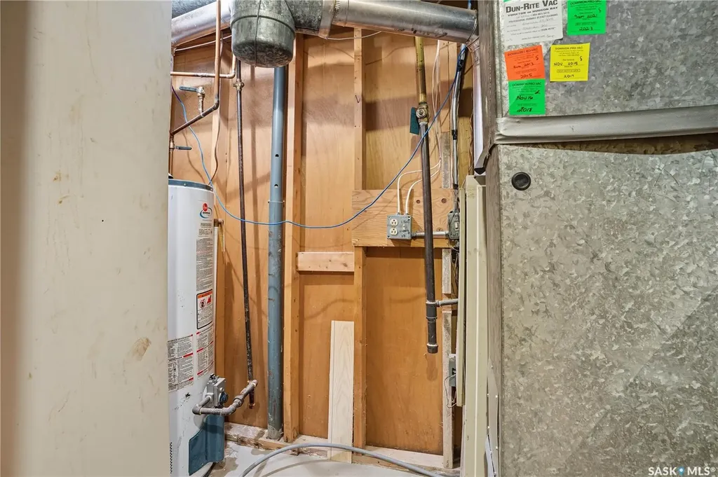 244 5th Avenue E Gravelbourg SK S0H 1X0