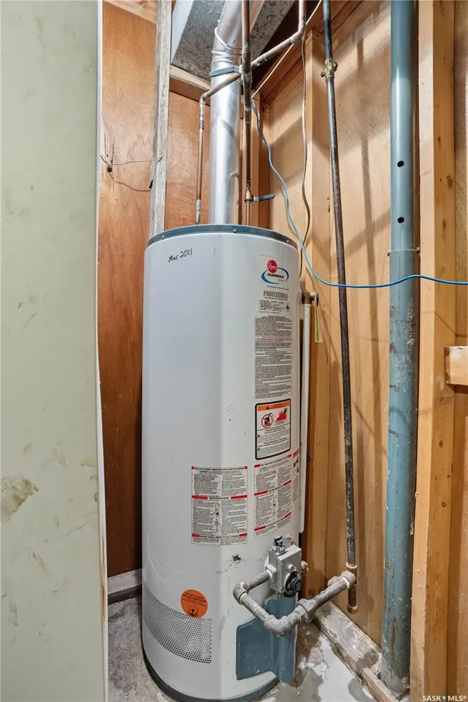 244 5th Avenue E Gravelbourg SK S0H 1X0