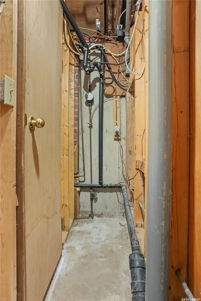 244 5th Avenue E Gravelbourg SK S0H 1X0