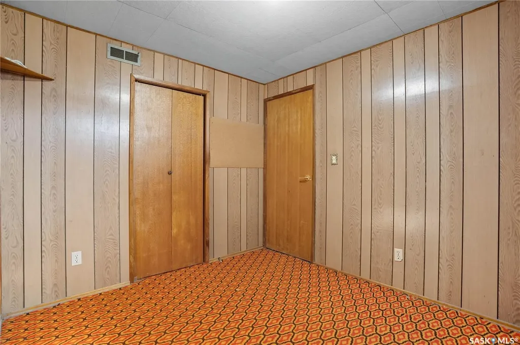 244 5th Avenue E Gravelbourg SK S0H 1X0