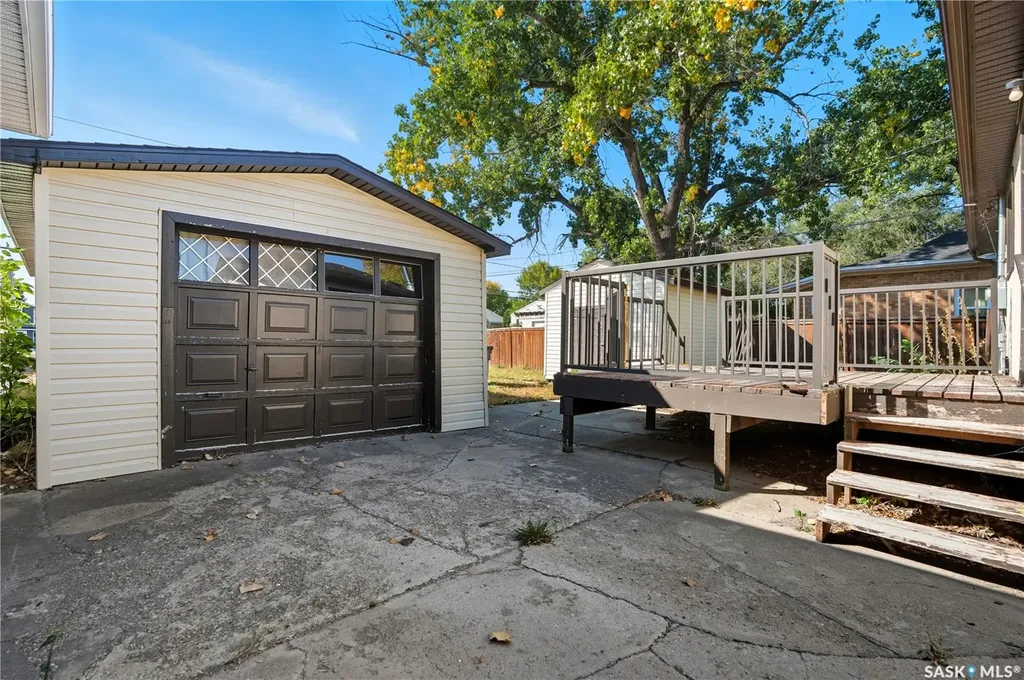 244 5th Avenue E Gravelbourg SK S0H 1X0