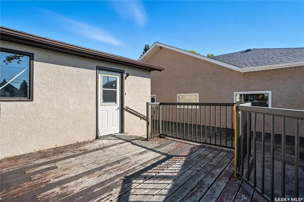 244 5th Avenue E Gravelbourg SK S0H 1X0