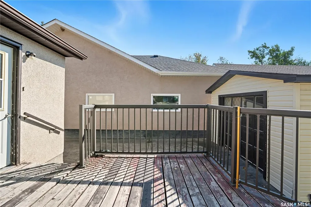 244 5th Avenue E Gravelbourg SK S0H 1X0