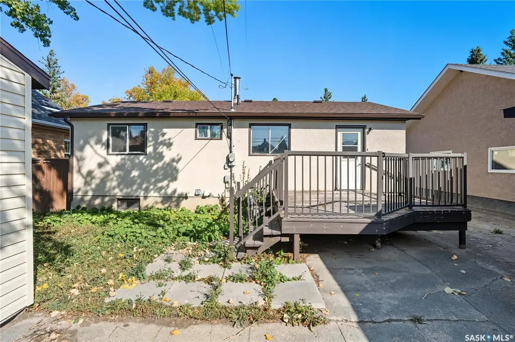 244 5th Avenue E Gravelbourg SK S0H 1X0