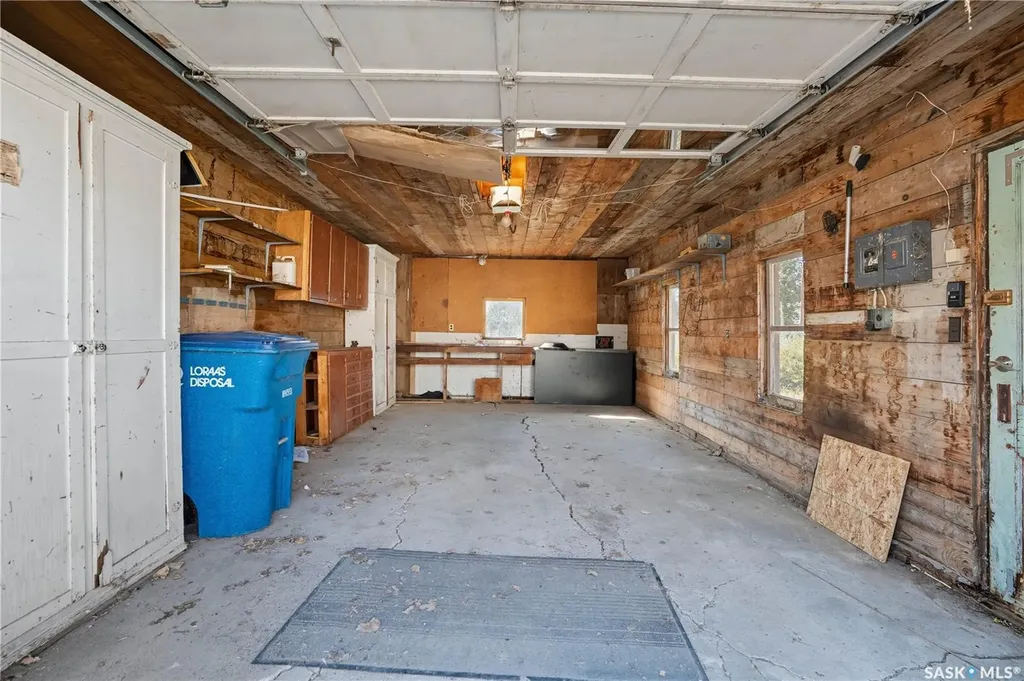 244 5th Avenue E Gravelbourg SK S0H 1X0