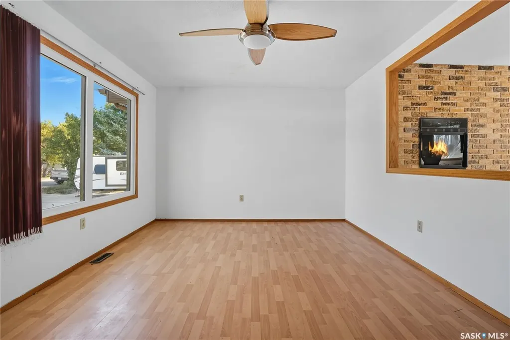 244 5th Avenue E Gravelbourg SK S0H 1X0