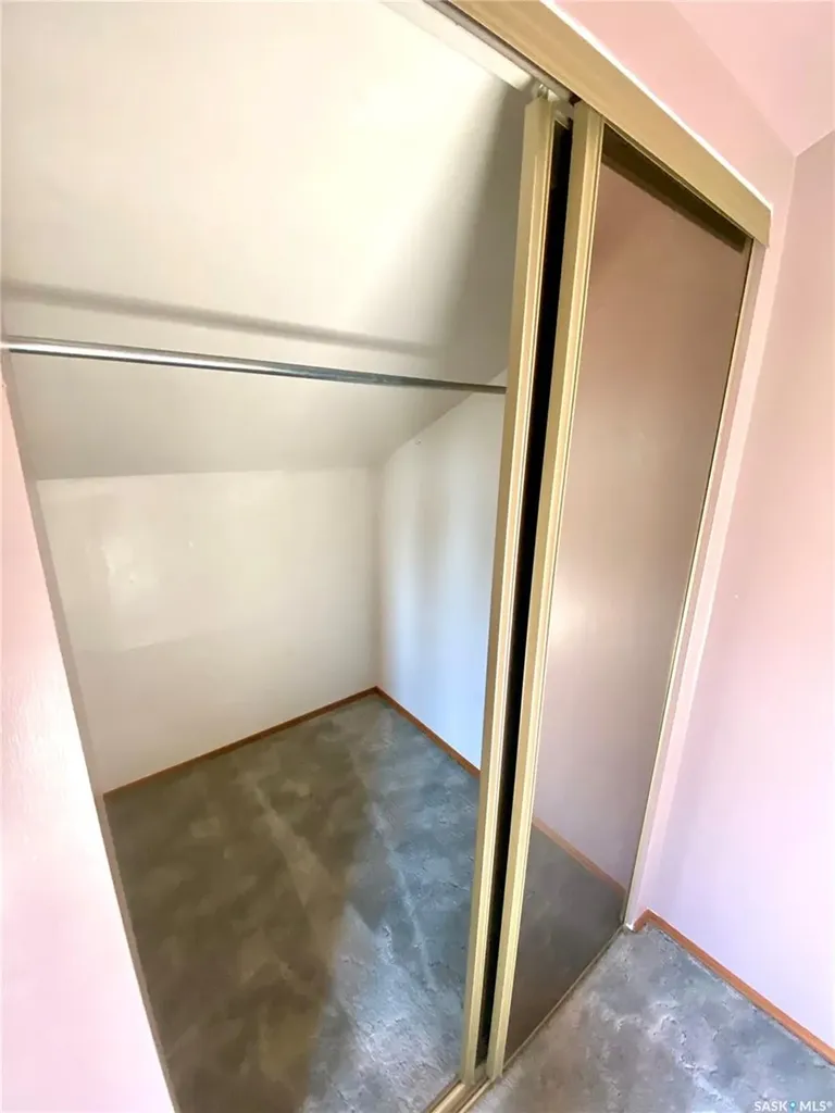 505 2nd Street Estevan SK S4A 0K6