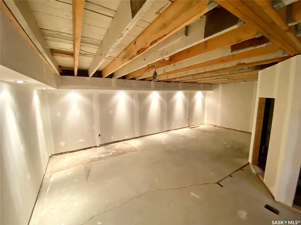 505 2nd Street Estevan SK S4A 0K6