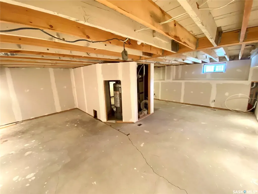 505 2nd Street Estevan SK S4A 0K6