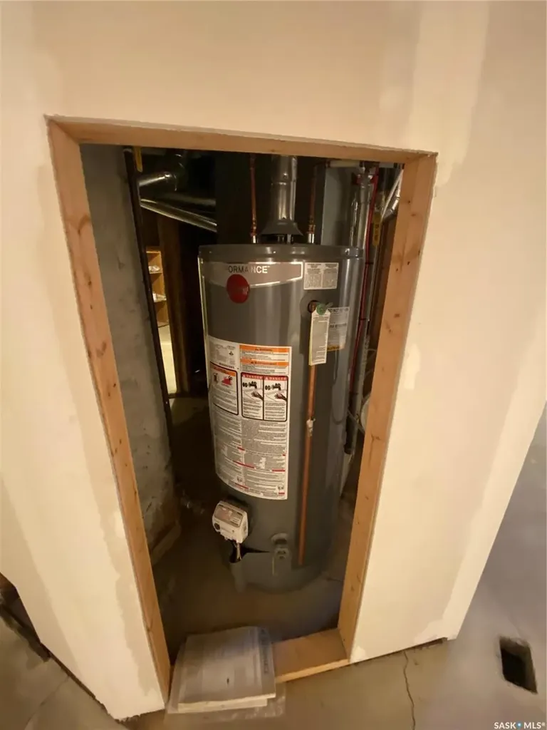 505 2nd Street Estevan SK S4A 0K6