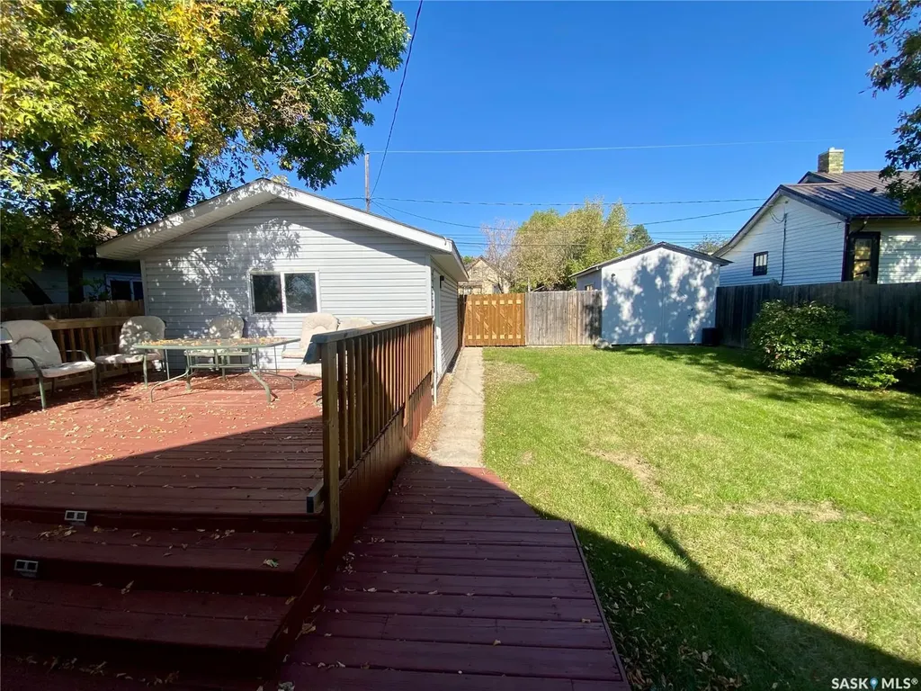 505 2nd Street Estevan SK S4A 0K6