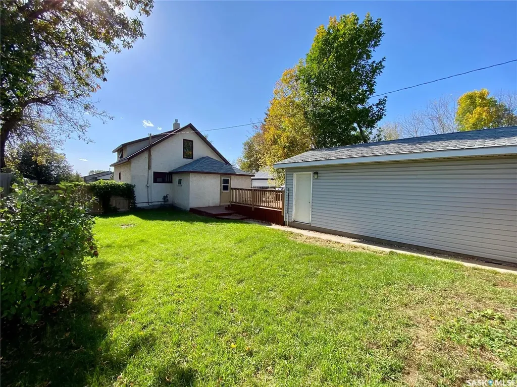 505 2nd Street Estevan SK S4A 0K6