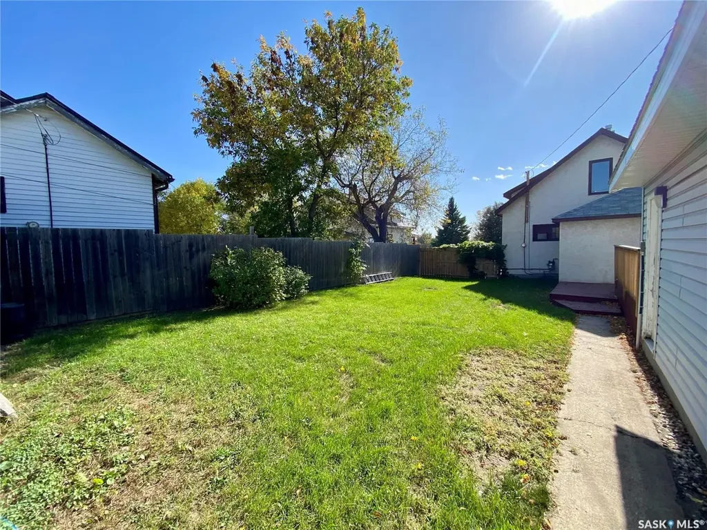 505 2nd Street Estevan SK S4A 0K6