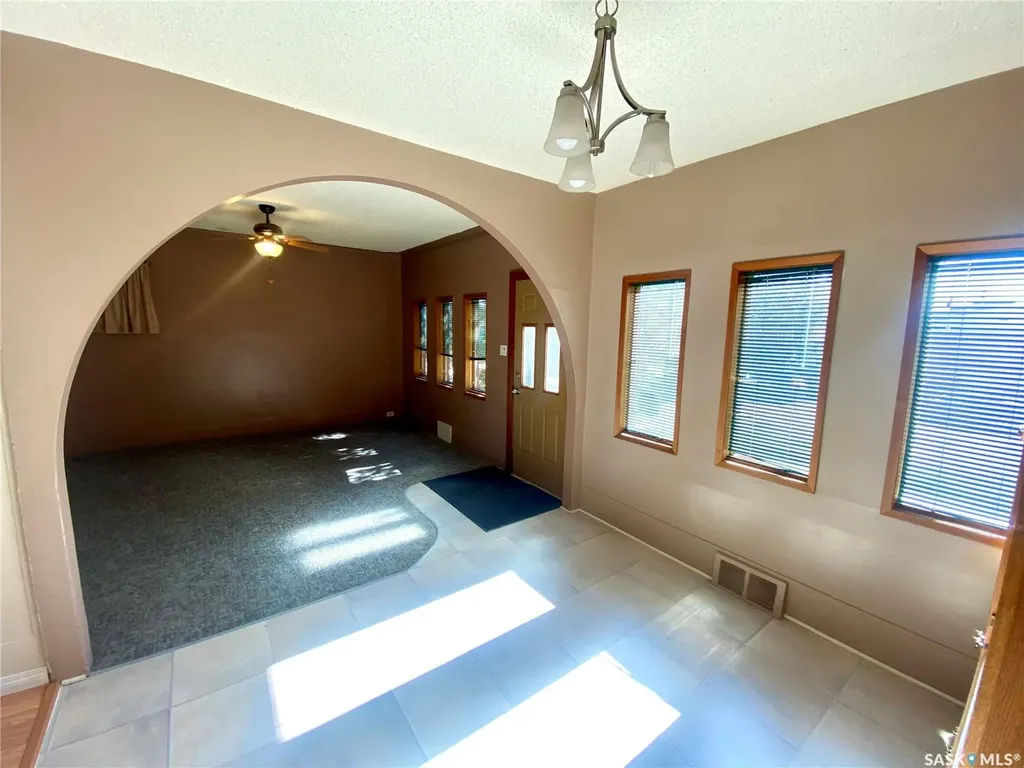 505 2nd Street Estevan SK S4A 0K6