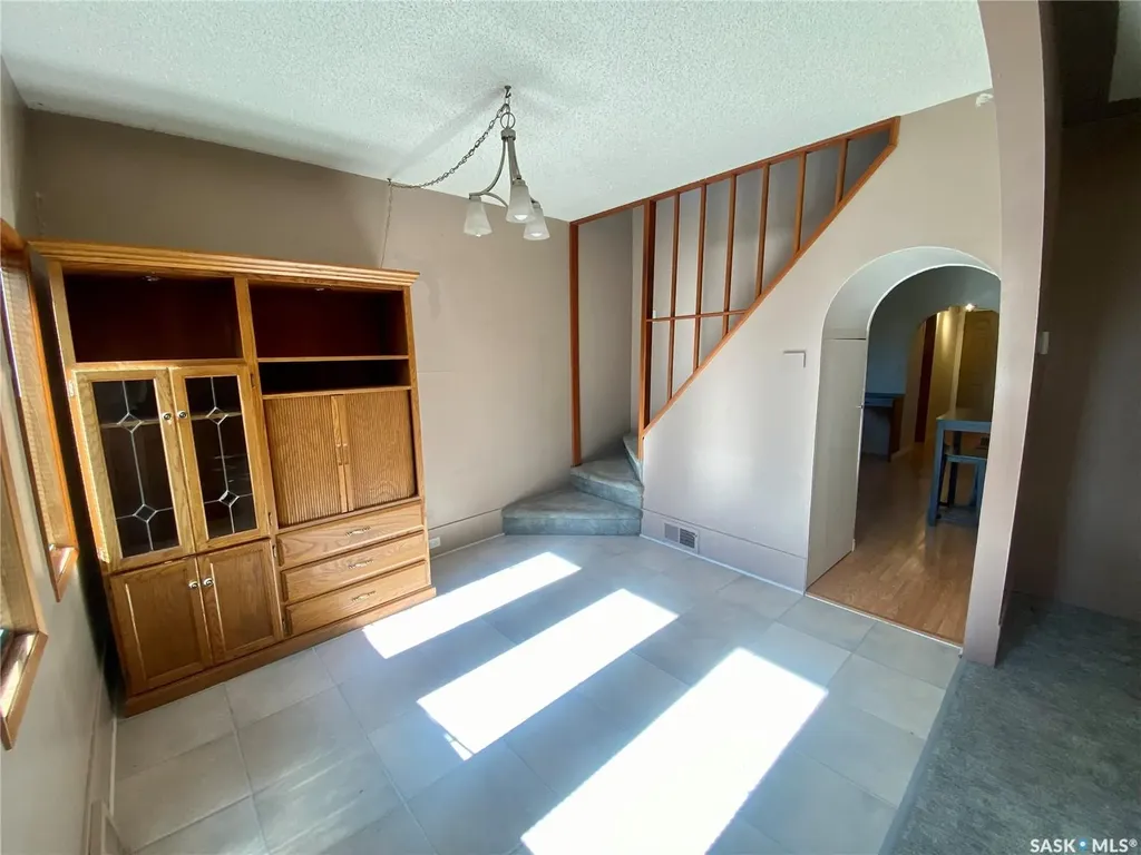 505 2nd Street Estevan SK S4A 0K6