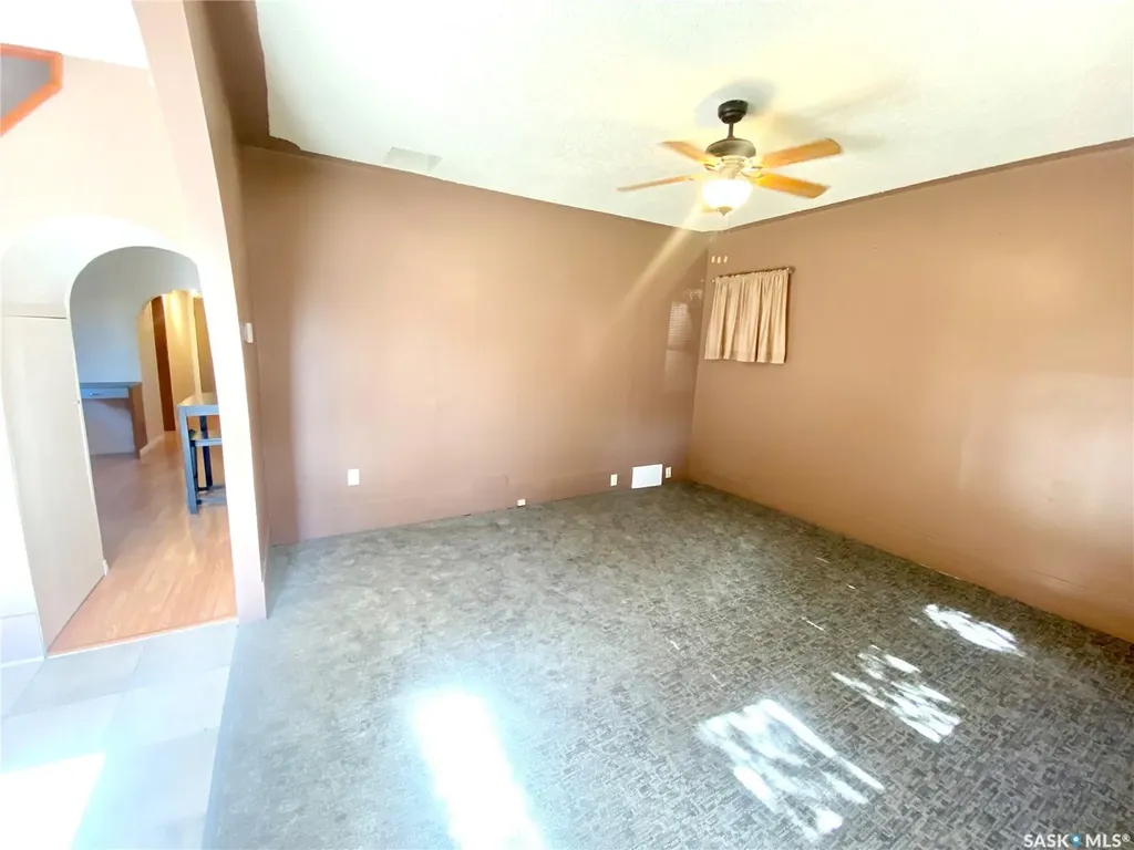 505 2nd Street Estevan SK S4A 0K6