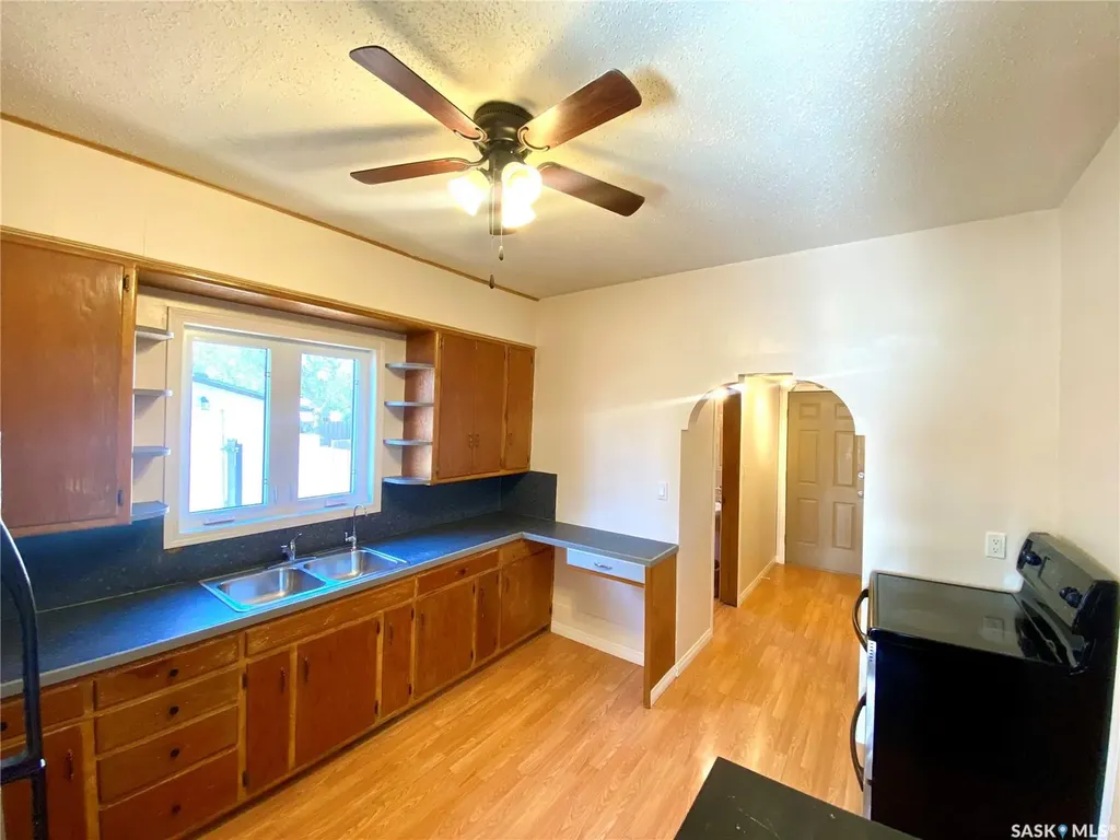 505 2nd Street Estevan SK S4A 0K6