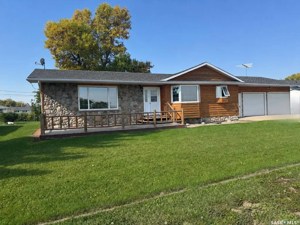 203 Macdonald Street Stockholm SK S0A 3Y0
