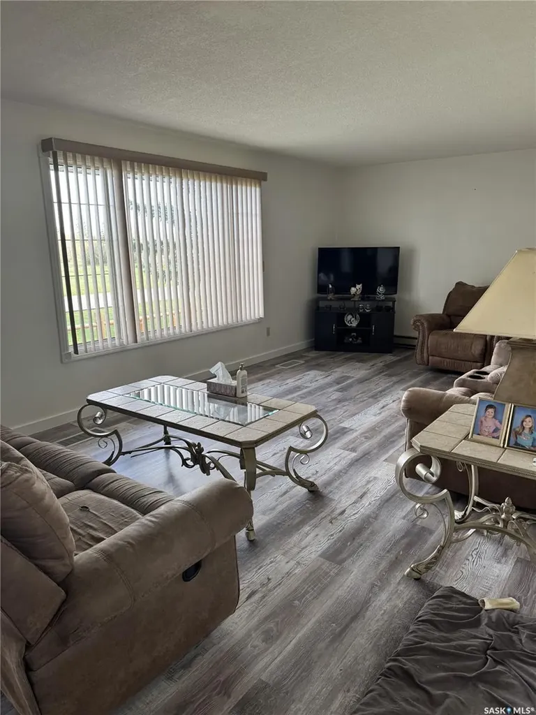 203 Macdonald Street Stockholm SK S0A 3Y0
