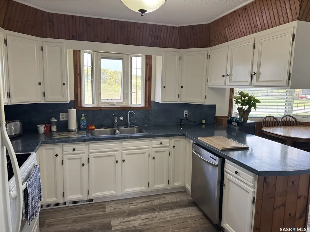 203 Macdonald Street Stockholm SK S0A 3Y0