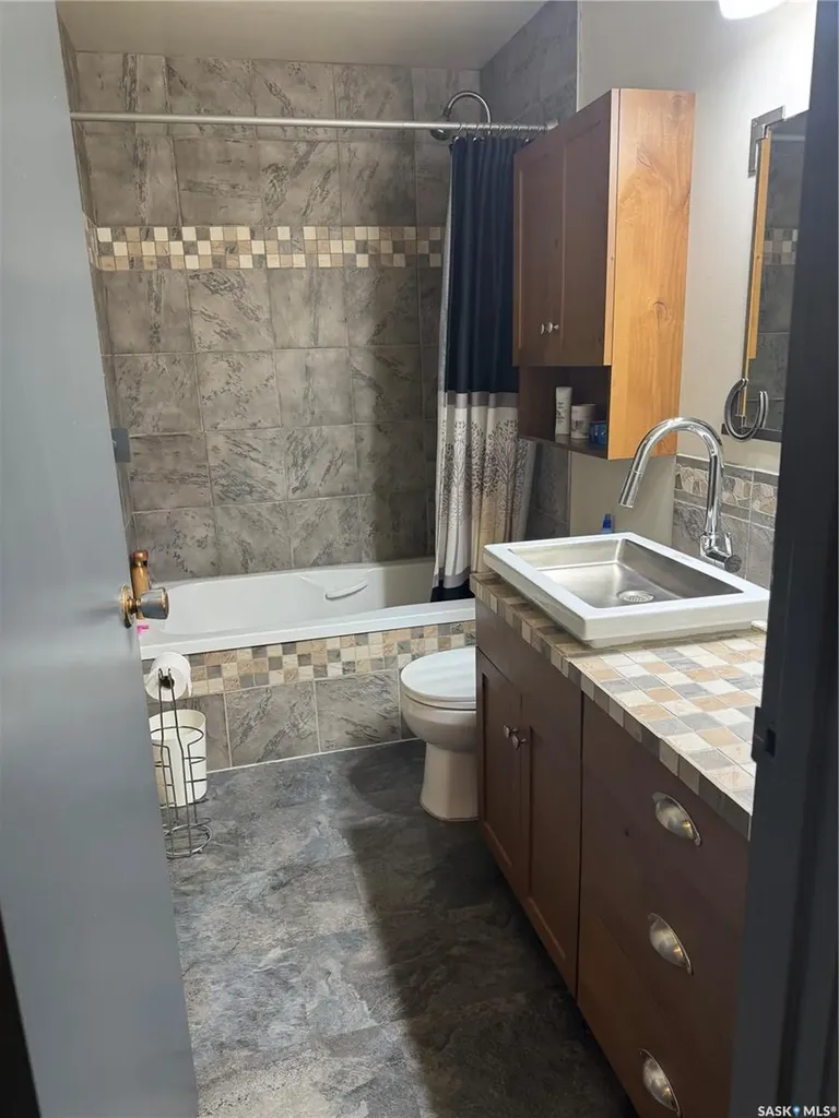203 Macdonald Street Stockholm SK S0A 3Y0