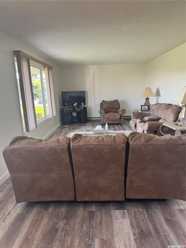 203 Macdonald Street Stockholm SK S0A 3Y0