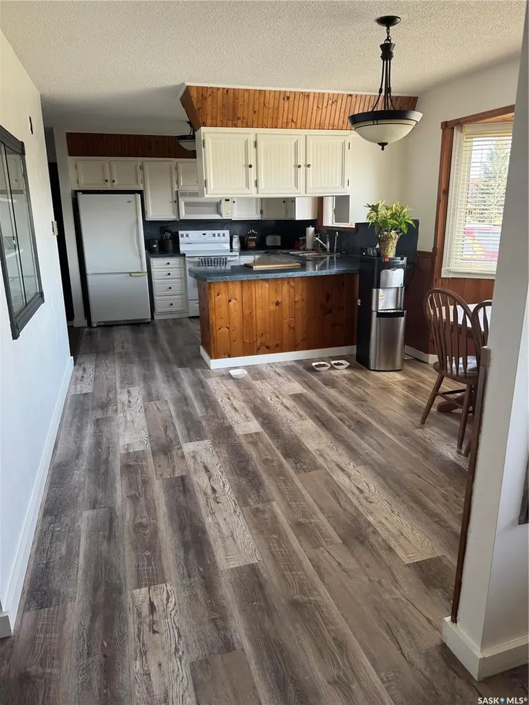 203 Macdonald Street Stockholm SK S0A 3Y0