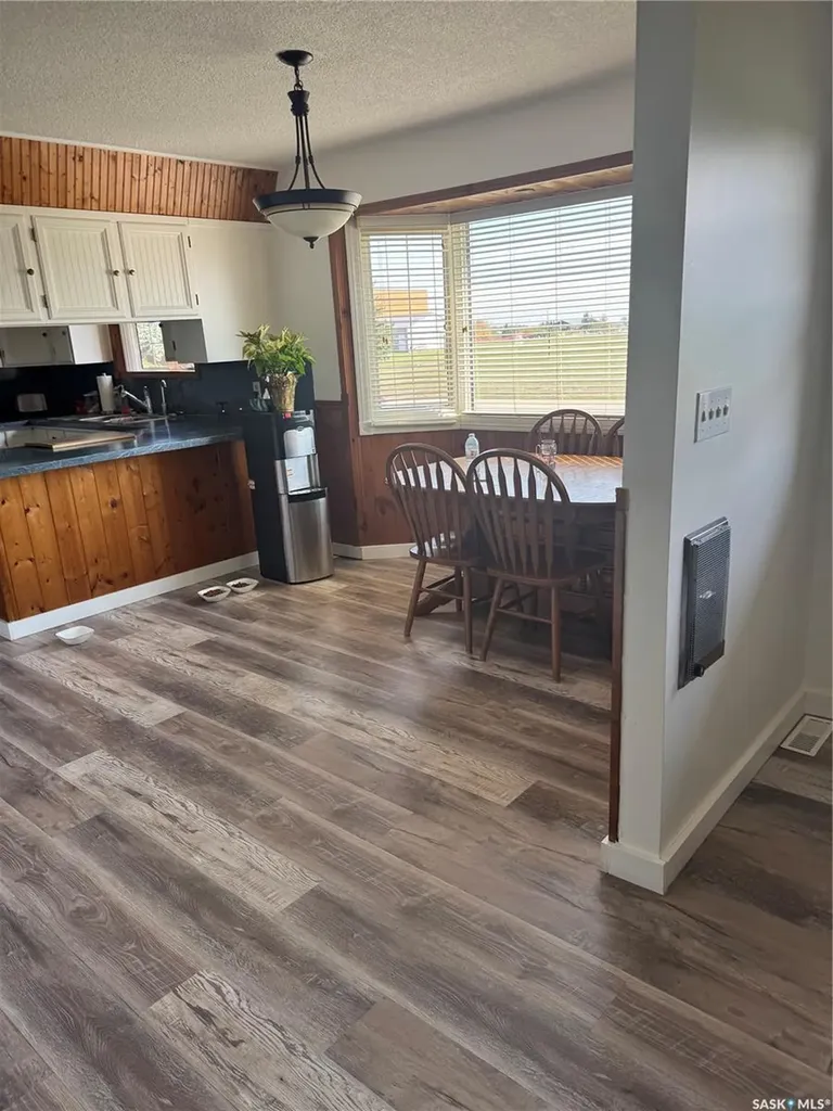 203 Macdonald Street Stockholm SK S0A 3Y0