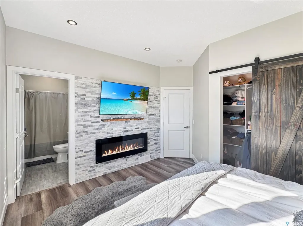 403-404 Park Place Iroquois Lake SK S0J 2G0