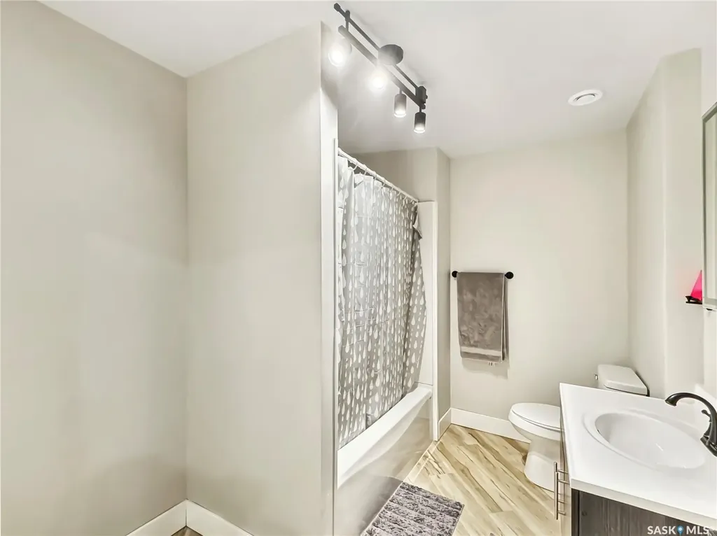 403-404 Park Place Iroquois Lake SK S0J 2G0