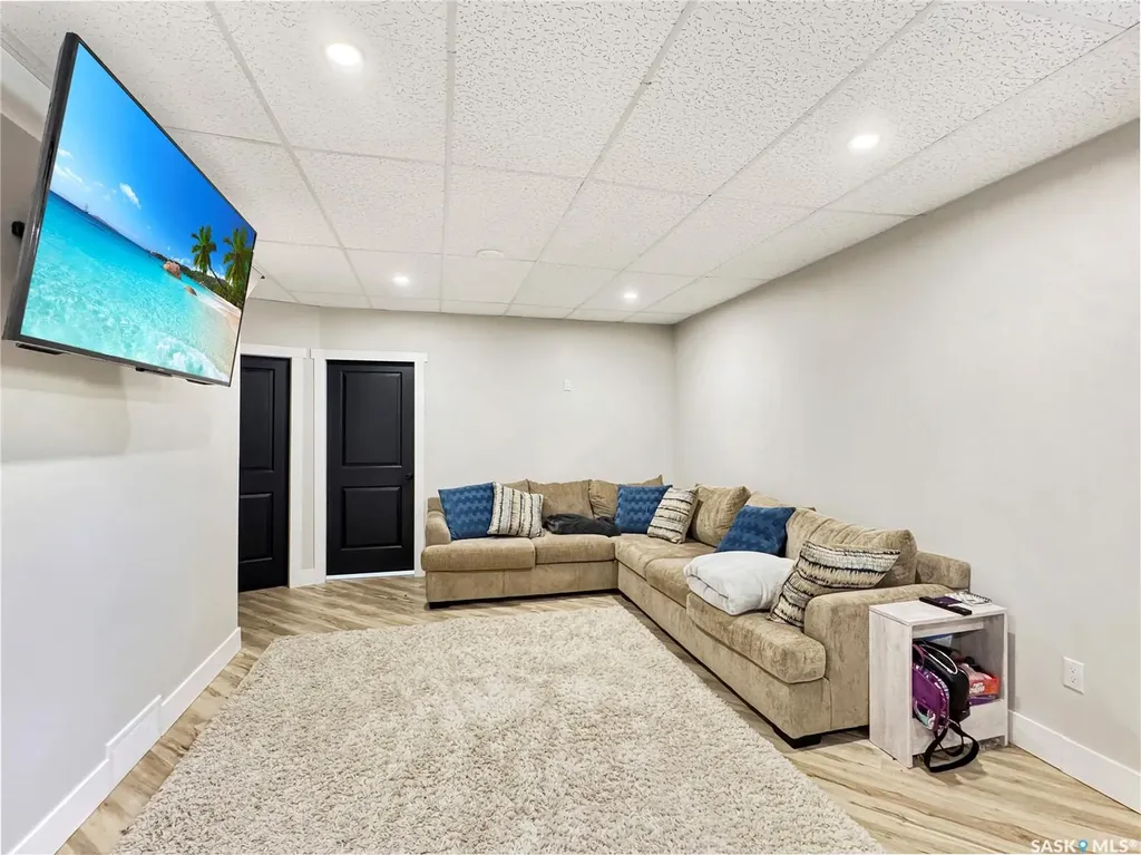 403-404 Park Place Iroquois Lake SK S0J 2G0