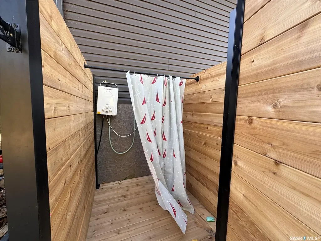 403-404 Park Place Iroquois Lake SK S0J 2G0