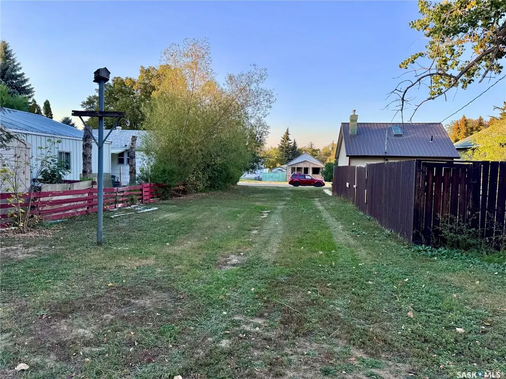 239 Iroquois Street W Moose Jaw SK S6H 5A8